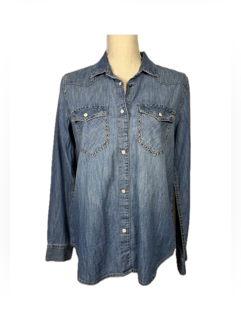 GAP NWT Blue Denim Pearl Snap Shirt Medium Long Sleeve Western